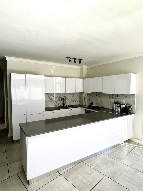 To Let 3 Bedroom Property for Rent in Somerset West Western Cape
